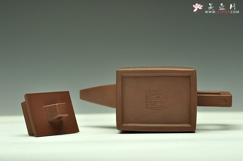 紫砂壶图片：刚正挺拔 金石古韵 文雅耐品~ 全手砖方 - 美壶网