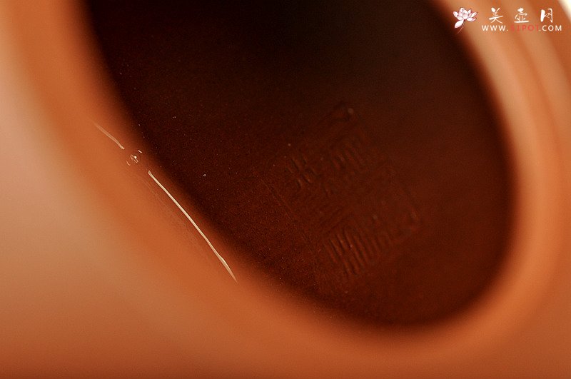 紫砂壶图片：顾氏遗风 精品代表作 全手大品汉铎 挺拔俊美 夏日畅饮~ - 美壶网