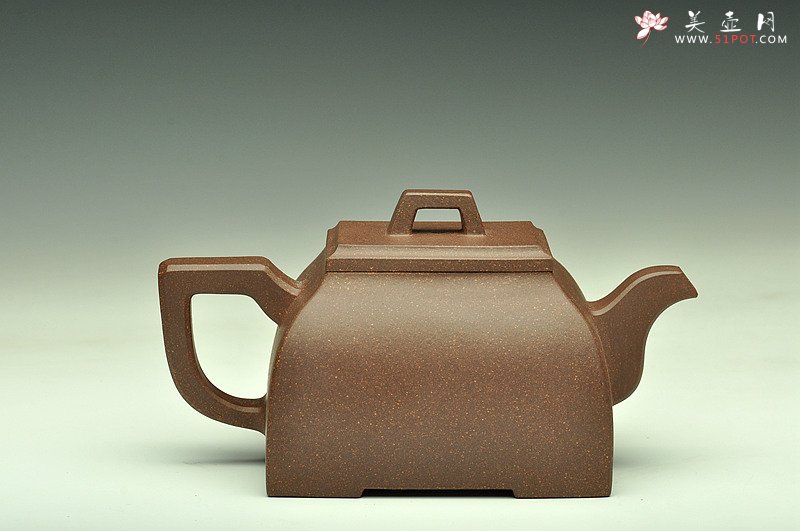 紫砂壶图片：厚重大气  全手琮鼎四方 - 美壶网