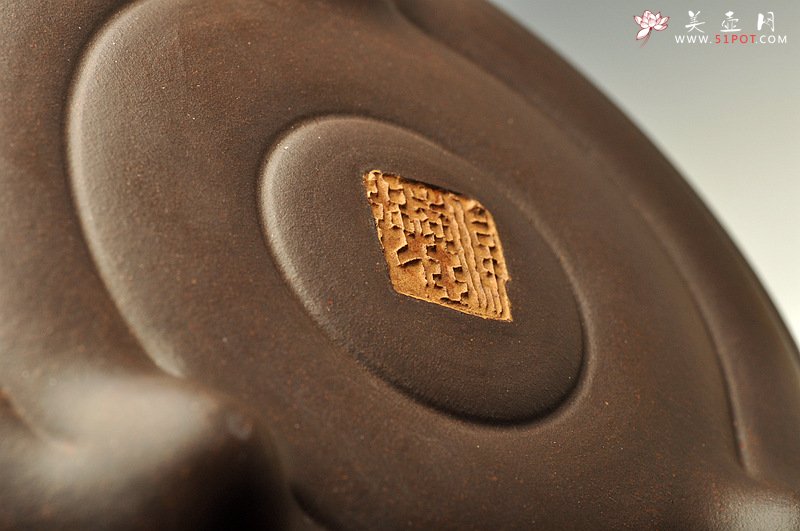 紫砂壶图片：花货实力派孙伟强作品  徐汉棠风格之福寿延年 灵芝壶 雄厚蕴古 - 美壶网