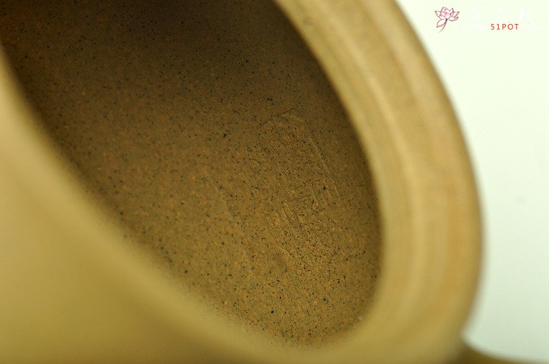 紫砂壶图片：文气作品  线条含蓄流畅 全手虚极 - 美壶网