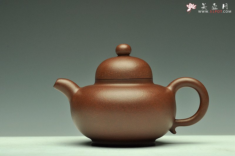 紫砂壶图片：传统实用 做工精致 极品陈腐老紫泥 全手高帽壶 - 美壶网