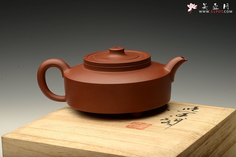 紫砂壶图片：清时其味 玉成窑遗韵 曲峰最新作品~ 三足周盘  - 美壶网