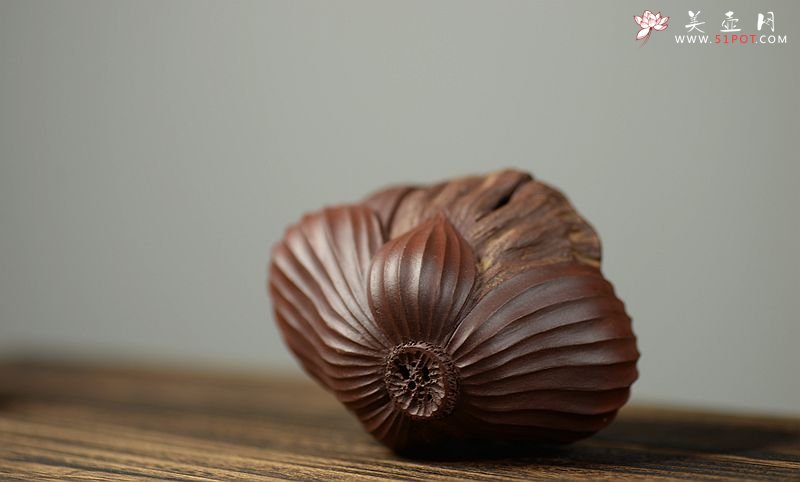 紫砂壶图片：美壶特惠 文雅茶宠 全手工精制  经典莲蓬 - 美壶网