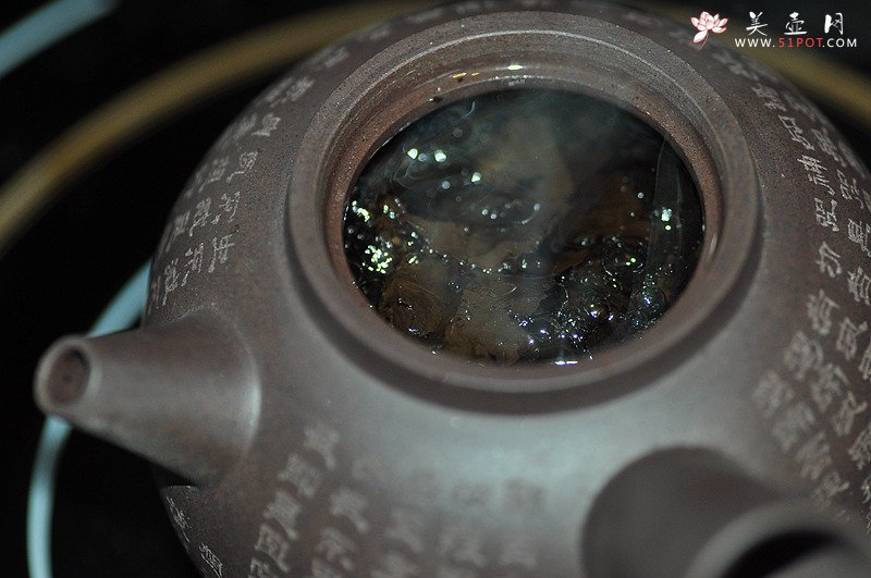 紫砂壶图片：泓渝山房 煮茶品茗 玩味侧把巨轮 茶人风情~ 电陶炉烧水 - 美壶网