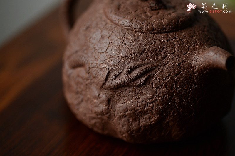 紫砂壶图片：古拙大气  全手游龙龚春 谢多莲最新作品 - 美壶网