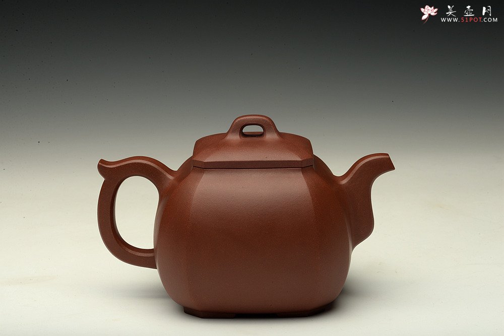 紫砂壶图片：方器潜力股 于洪跃作品 稳重大方 做工精致 八方宝鼎 - 美壶网