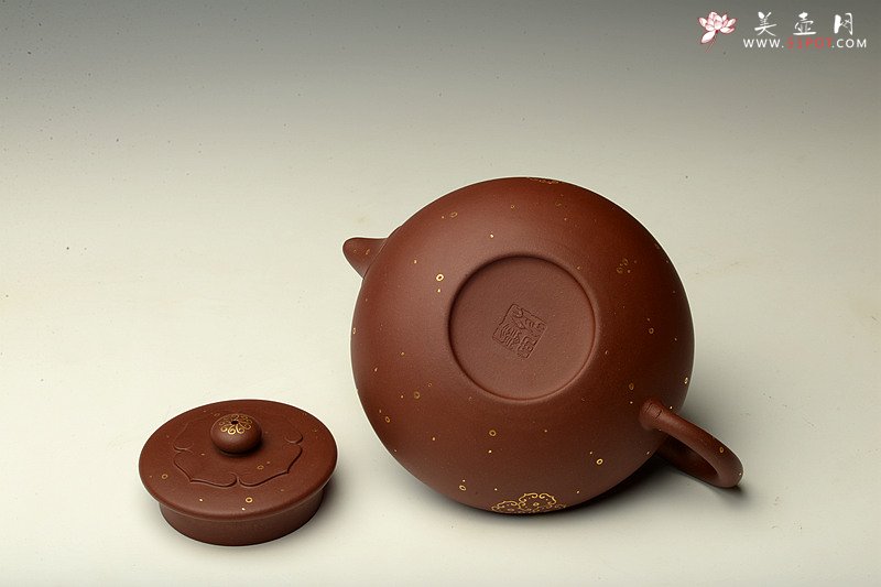 紫砂壶图片：曲峰原创作品 疏朗大方 全手金如意情 饱满可人 寓意吉祥 - 美壶网