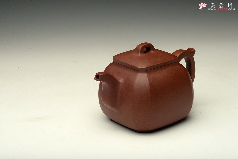 紫砂壶图片：方器潜力股 于洪跃作品 稳重大方 做工精致 八方宝鼎 - 美壶网