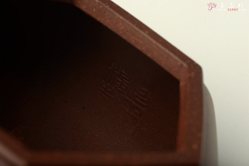 紫砂壶图片：何卫枫新作 面面得体 大口实用 全手醉六方 - 美壶网