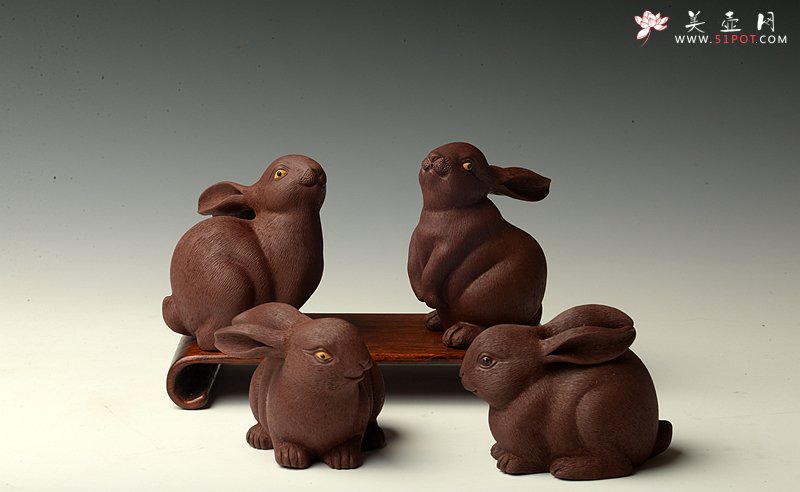 紫砂壶图片：神态细腻 精品茶宠 栩栩如生 精制版的拉毛兔兔一套 - 美壶网