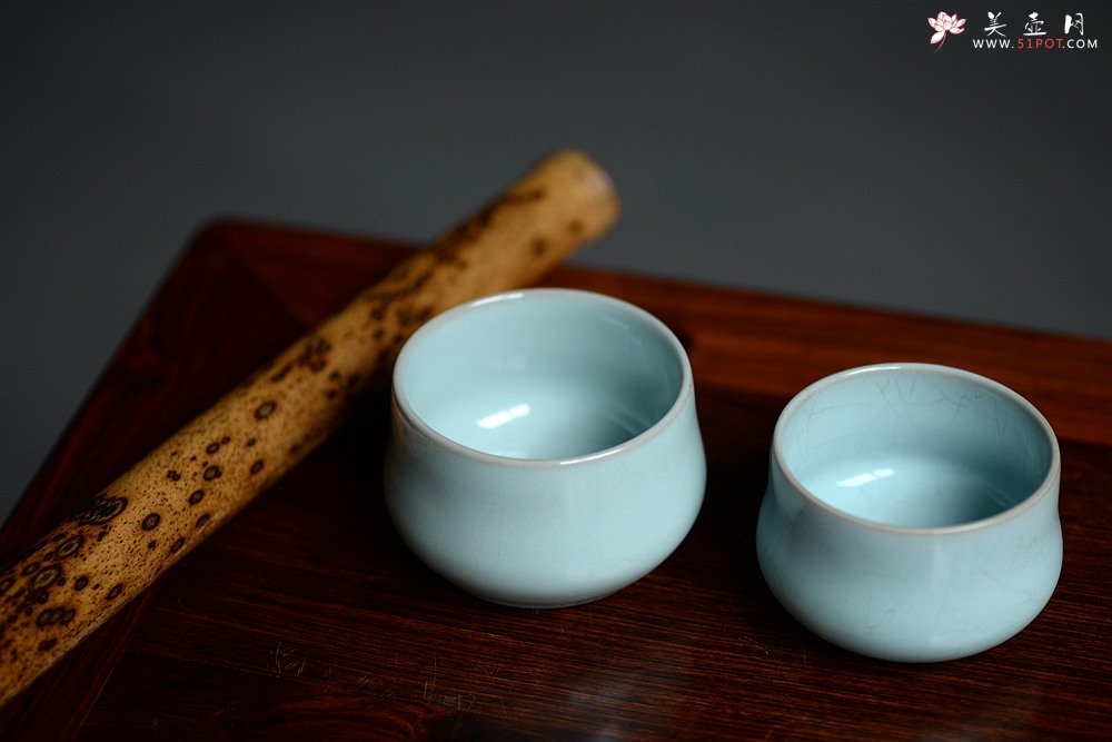 紫砂壶图片：正宗汝州汝瓷  烧出天空的颜色o(∩_∩)o  手工圆融杯 香插 完美支钉烧 - 美壶网