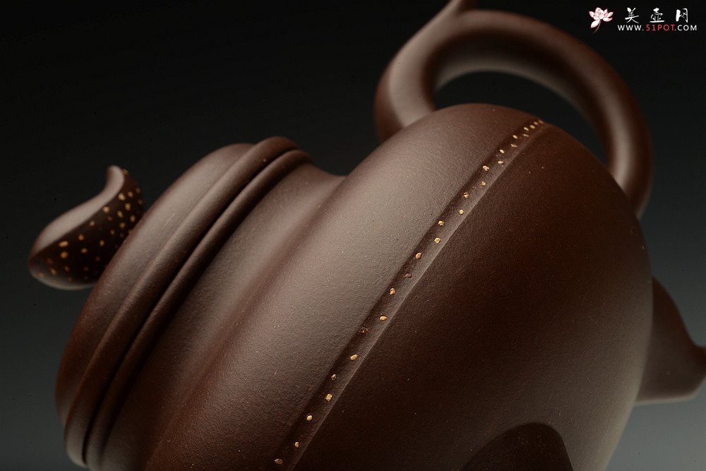 紫砂壶图片：于洪霞新作 造型新颖  全手凤鸣 寓意吉祥 - 美壶网