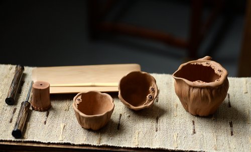 美壶定制紫砂壶 款式二之学院派风格之全手莲蓬公道+2个手工莲子杯 肌理丰富 各有风味~ 原矿段泥