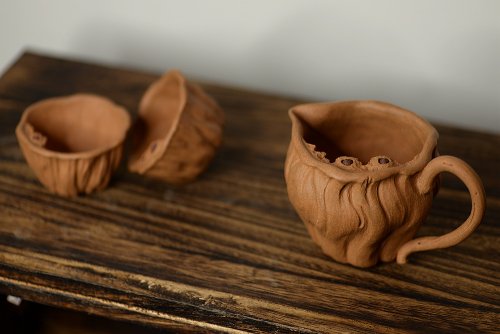 美壶定制紫砂壶 学院派风格之全手莲蓬公道+2个手工莲子杯  肌理丰富 各有风味~ 原矿段泥