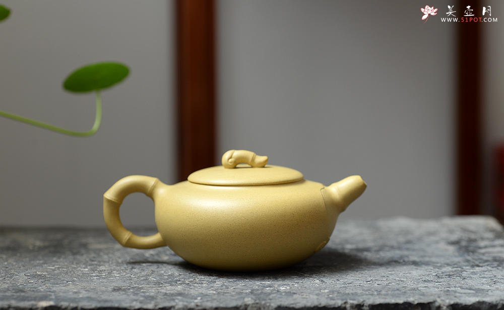 紫砂壶图片：单志萍作品 造型新颖 优雅之作 原矿段泥 云竹 - 美壶网