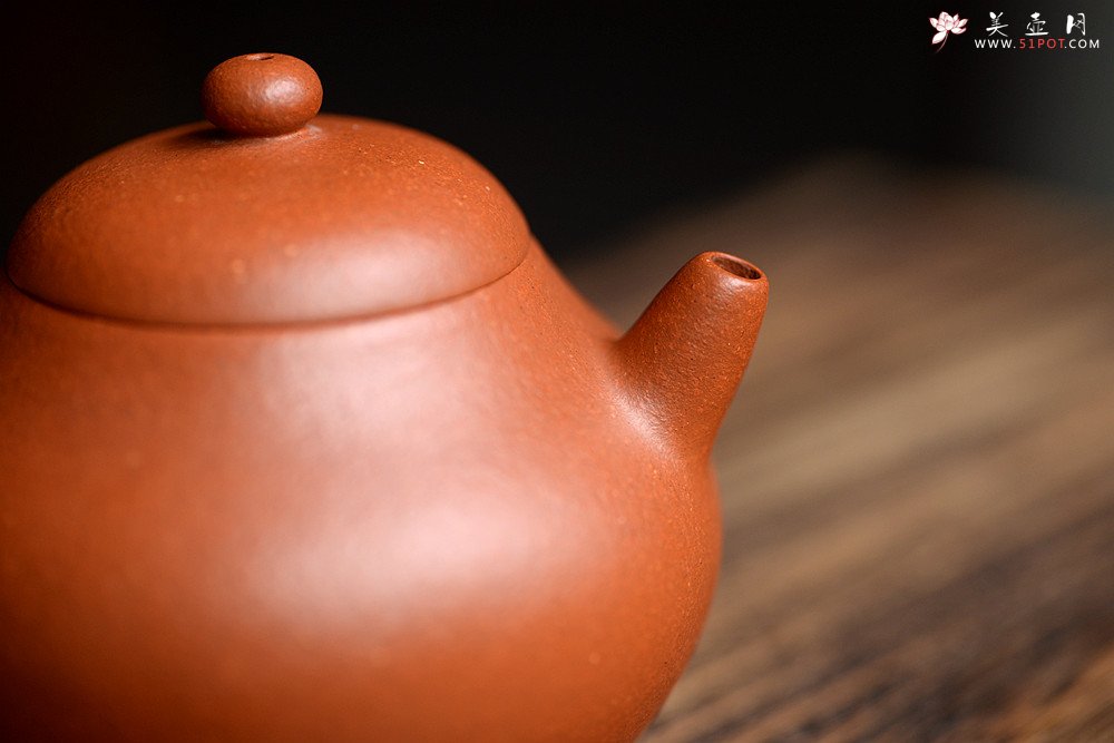 紫砂壶图片：许学军新作 壶体细腻 身型挺拔  全手玉茗 优质朱砂泥 - 美壶网