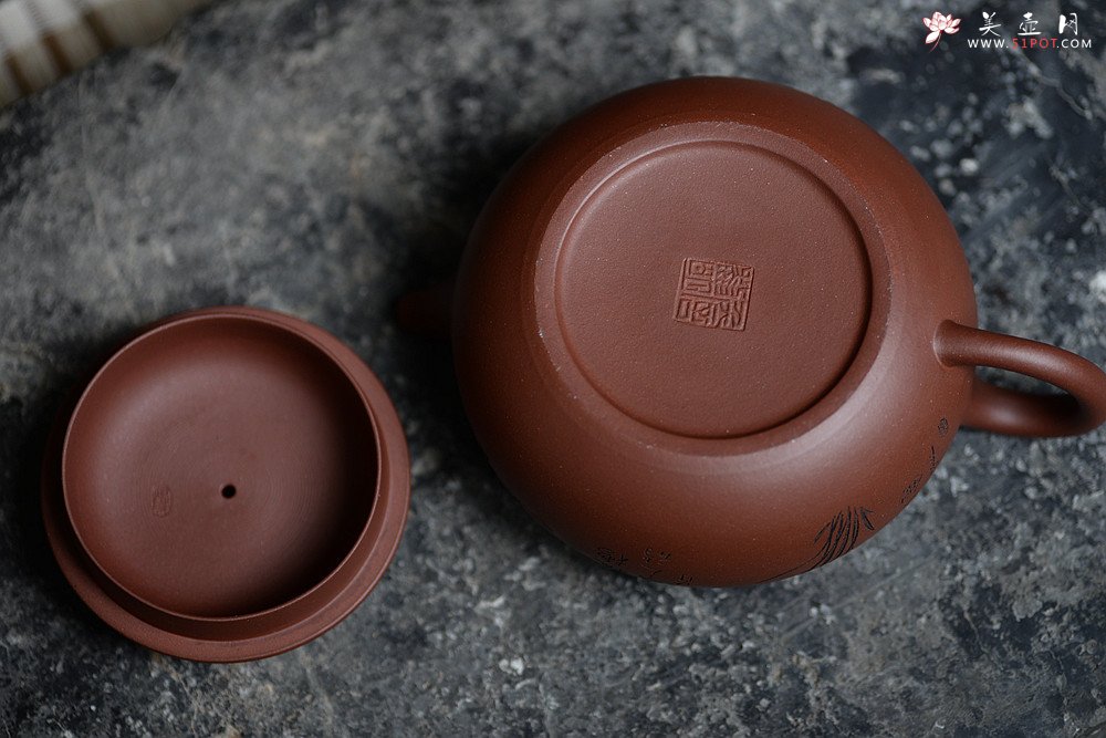 紫砂壶图片：猪肝色底槽青 张听刚装饰 大仿古 传统经典 - 美壶网