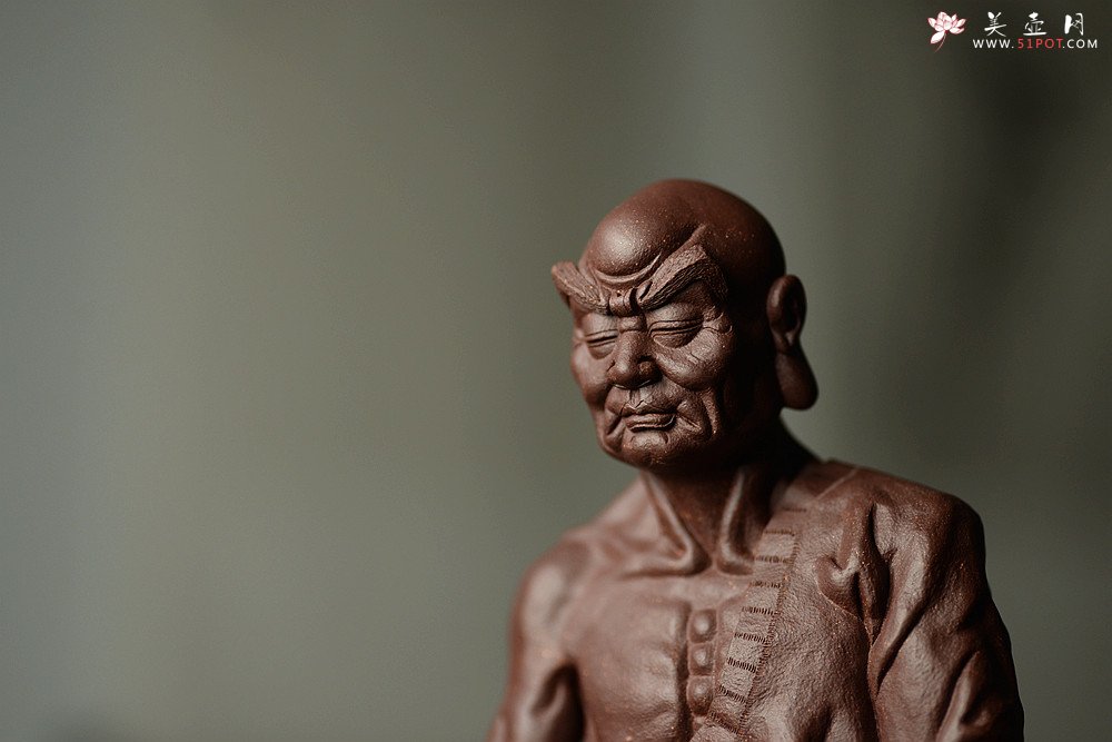 紫砂壶图片：造型古朴 神态细腻 做工精致  全手静坐罗汉 - 美壶网