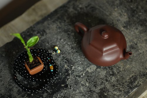 潘小东紫砂壶 潘小东新作 端庄秀丽 随方就圆 全手六方鼓腹 难度大~ 原矿底槽清