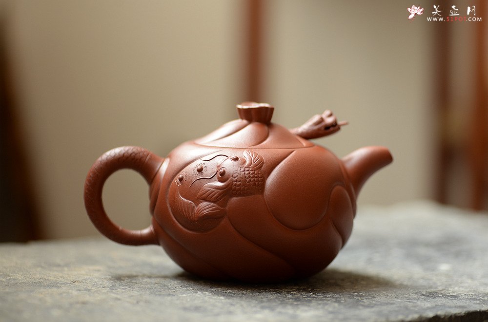 紫砂壶图片：器型饱满  精品扁鱼化龙  做工精细 - 美壶网