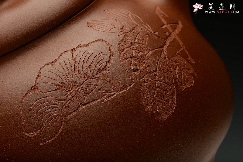 紫砂壶图片：何健作品 毛国强装饰 全手三足乳鼎 强强联合 值得珍藏~ - 美壶网