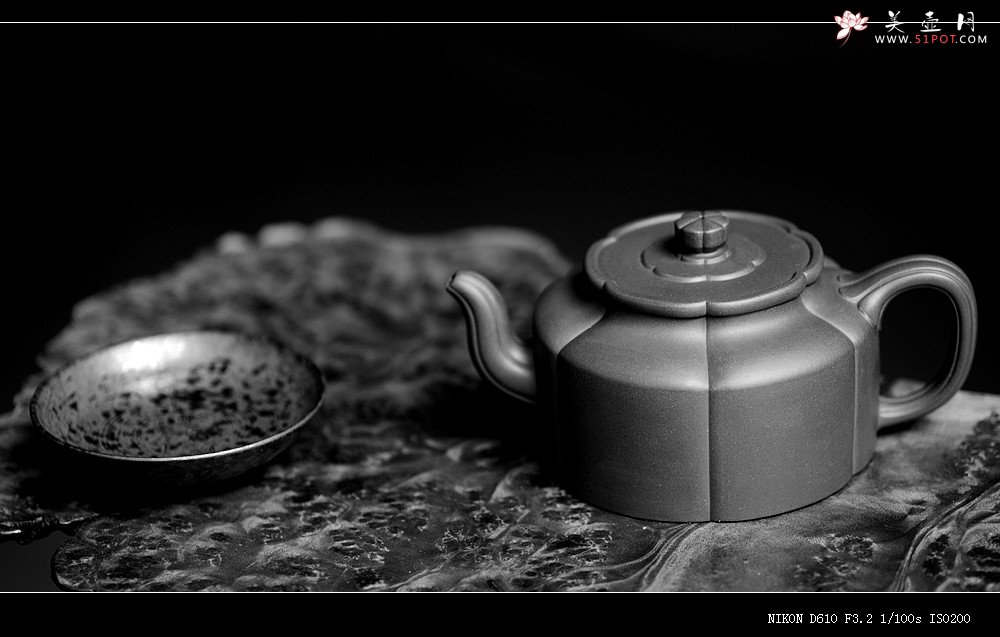 紫砂壶图片：方圆堂许嘉年 经典代表作 全手梅花周盘 浑厚大气  - 美壶网