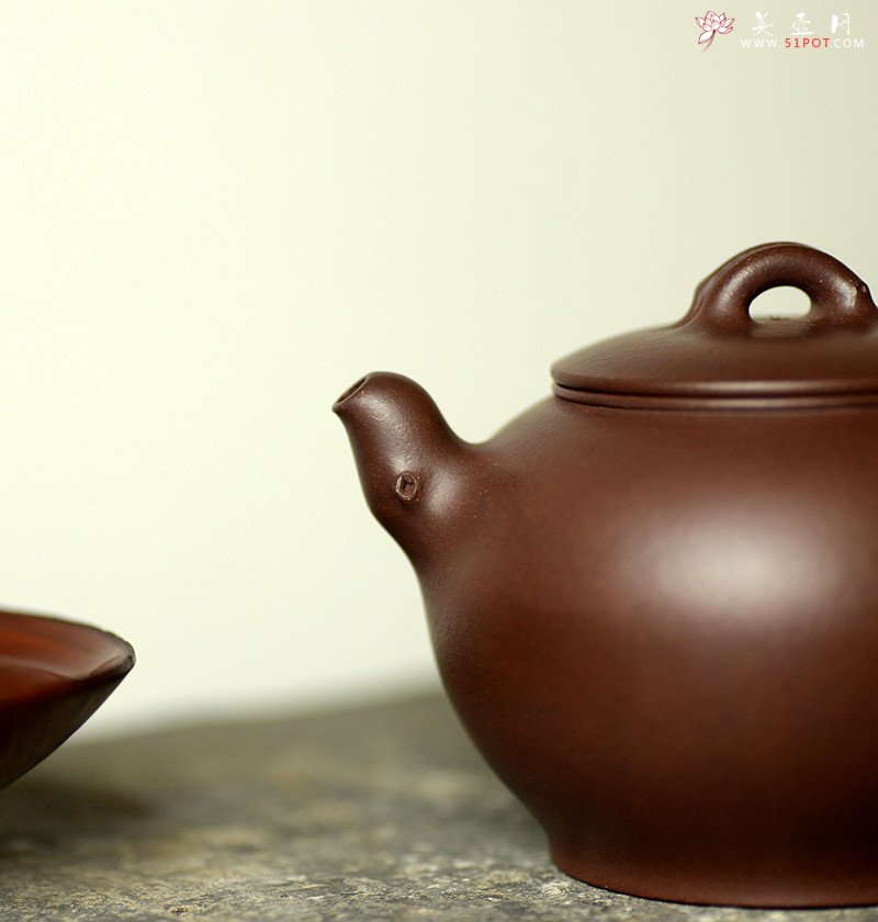 紫砂壶图片：高雪琴原创作品 韵味十足  全手花趣 敦厚可人 - 美壶网