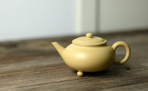 顾小英紫砂壶  饱满素雅  温润如玉 全手三足水平  原矿段泥