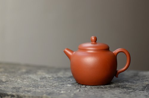 徐亚春紫砂壶 简练素雅 高旭峰款 线条流畅 全手朱泥静月 原矿朱泥