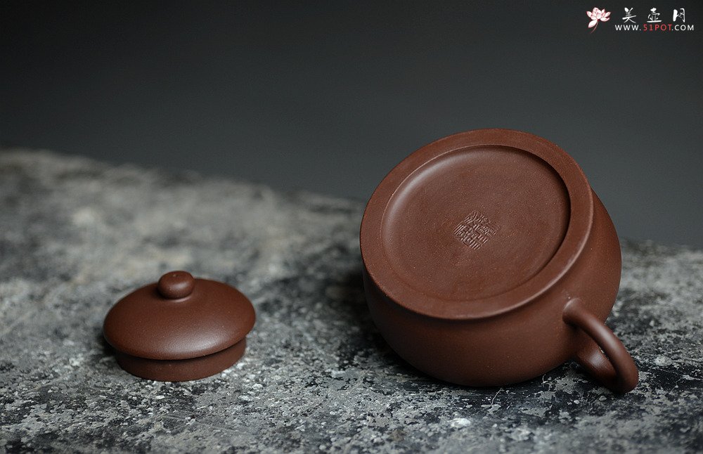 紫砂壶图片：张智耀新作 敦厚稳重 传统实用 全手融月 - 美壶网
