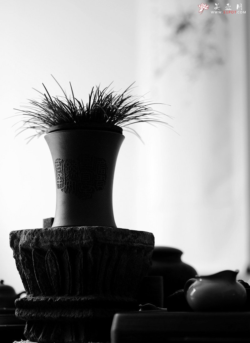 紫砂壶图片：精工佳作 段泥粉朱泥浆 花草四雅之菖蒲花盆 - 美壶网