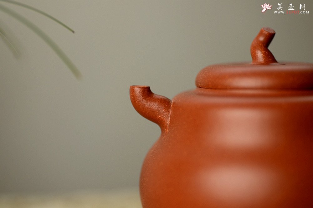 紫砂壶图片：瞿斌原创作品 曼妙 古拙有趣 乾坤葫芦 优质金降坡 - 美壶网