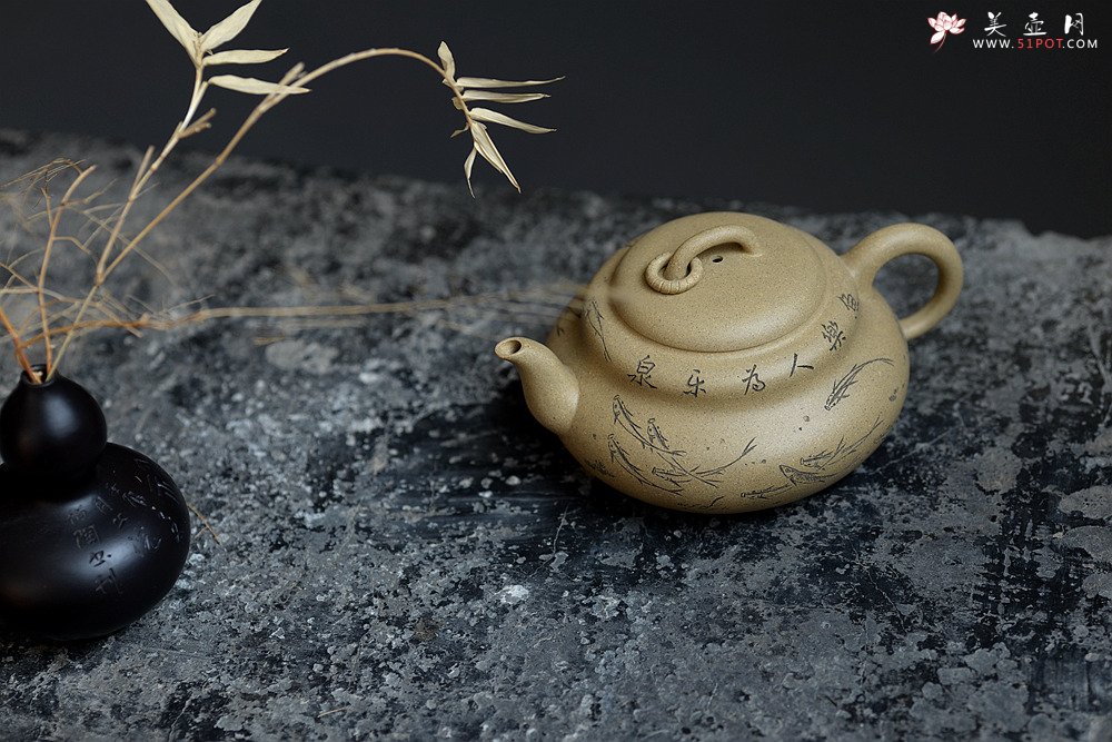 紫砂壶图片：鱼乐人亦乐,泉清心共清 全手葫芦 - 美壶网