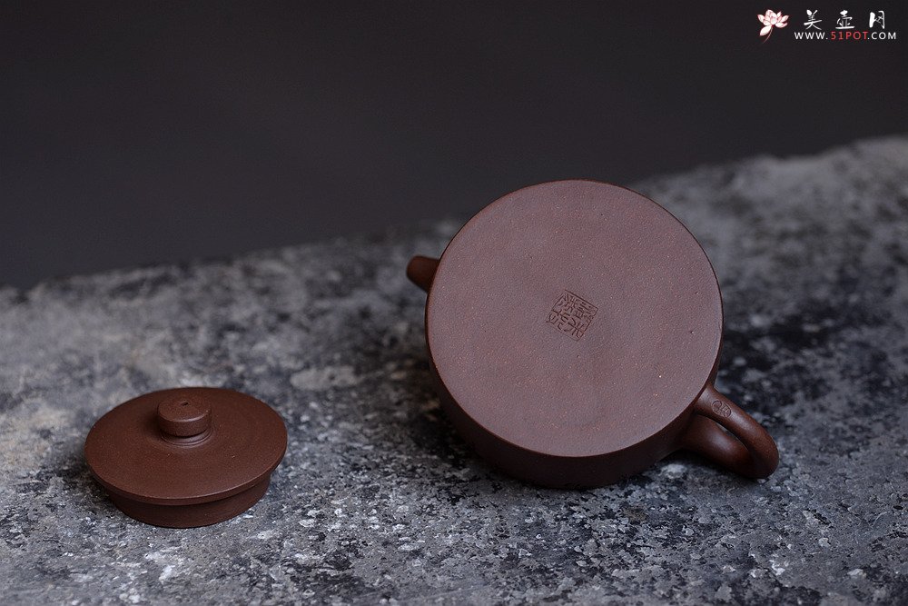 紫砂壶图片：传统实用器形  全手井栏 - 美壶网