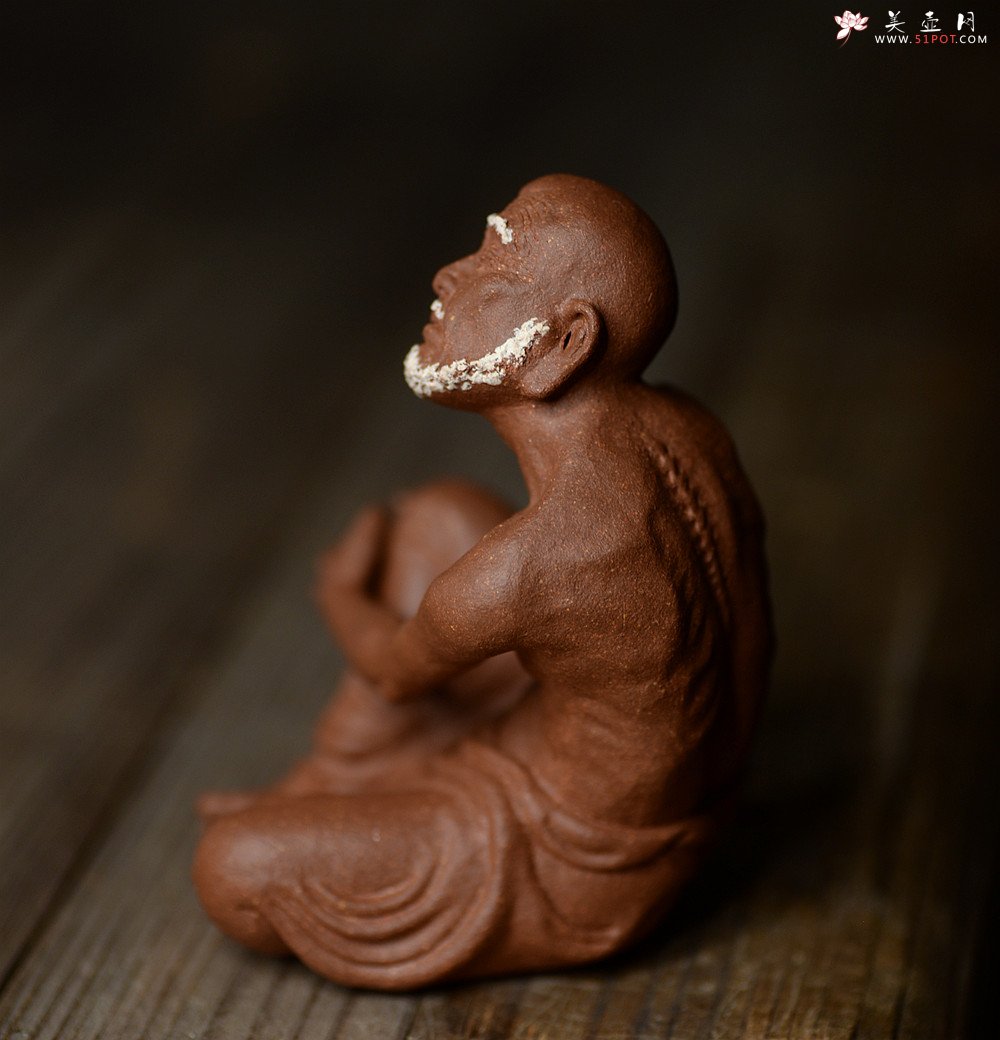 紫砂壶图片：全手雕塑 栩栩如生 精品养心罗汉 - 美壶网