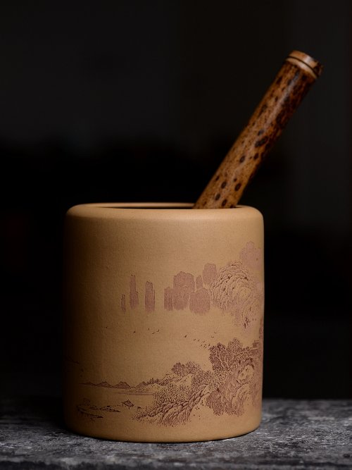 李彦雄紫砂壶 李彦雄老师获奖作品一 山水笔筒 原矿段泥