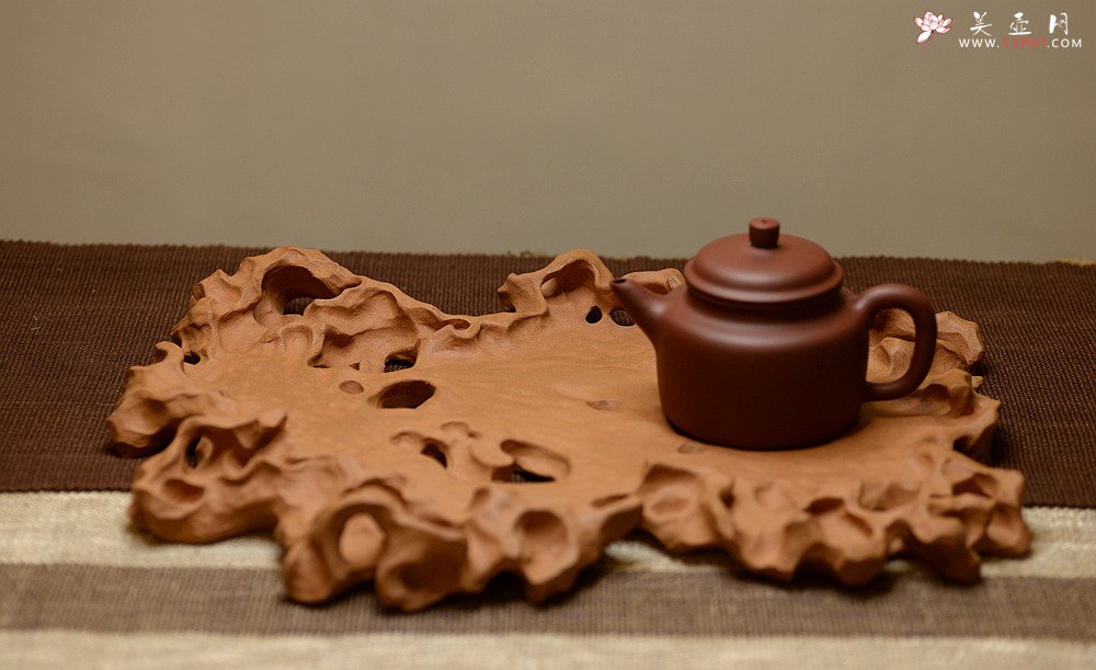 紫砂壶图片：学院派风格~非常好玩的作品~ 全手工太湖石干泡台 - 美壶网