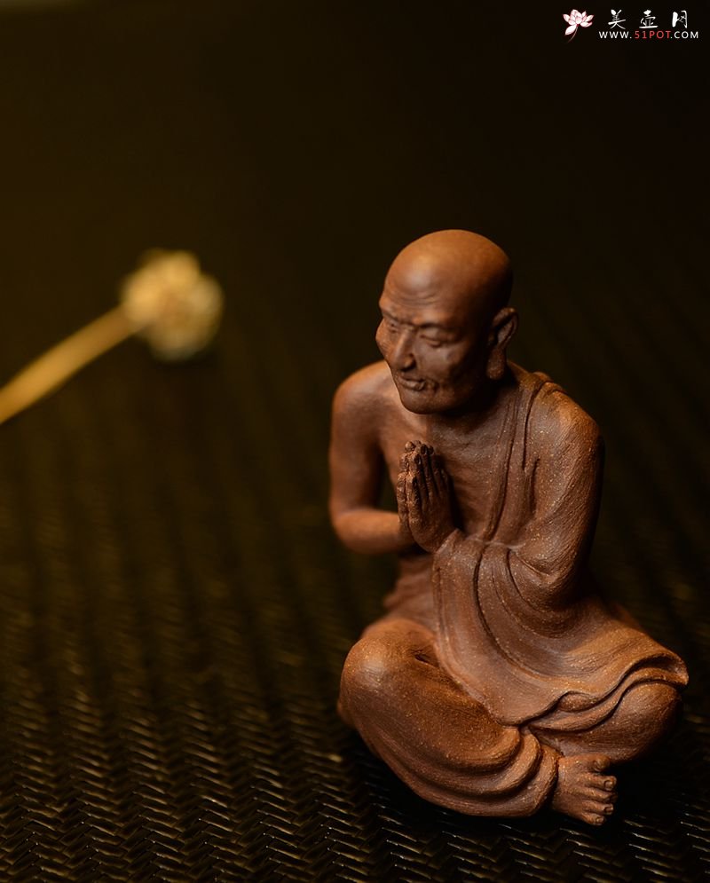 紫砂壶图片：全手雕塑 栩栩如生 精品修心罗汉~ - 美壶网