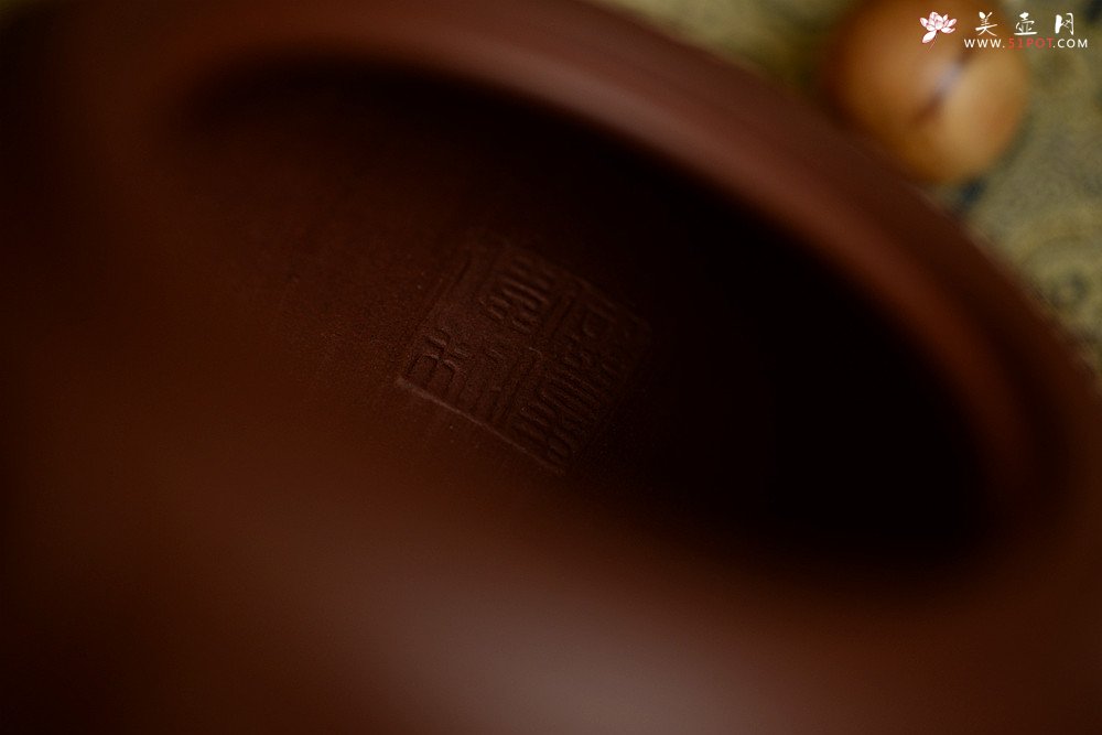 紫砂壶图片：储俊伟经典力作 幽莲淡香 挺拔俊秀 全手莲香  - 美壶网