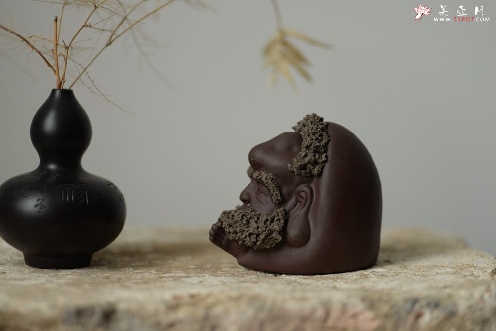 紫砂壶图片：原矿紫泥  神态生动  宁静悟禅 茶宠 - 美壶网