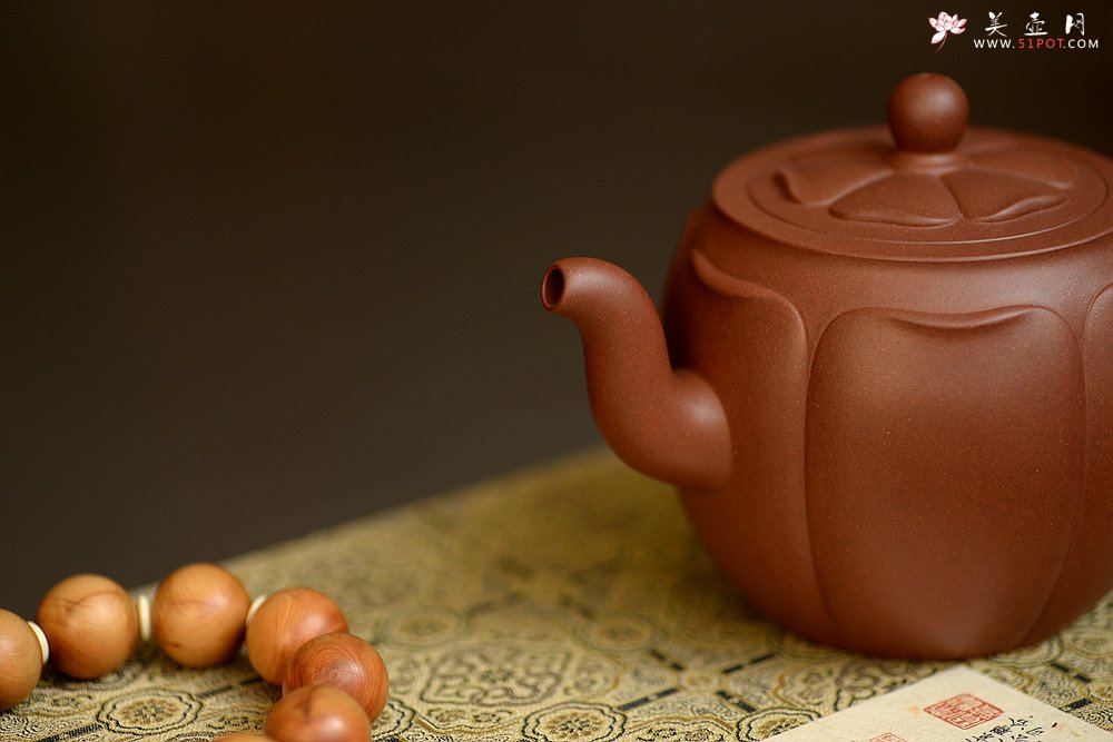 紫砂壶图片：储俊伟经典力作 幽莲淡香 挺拔俊秀 全手莲香  - 美壶网