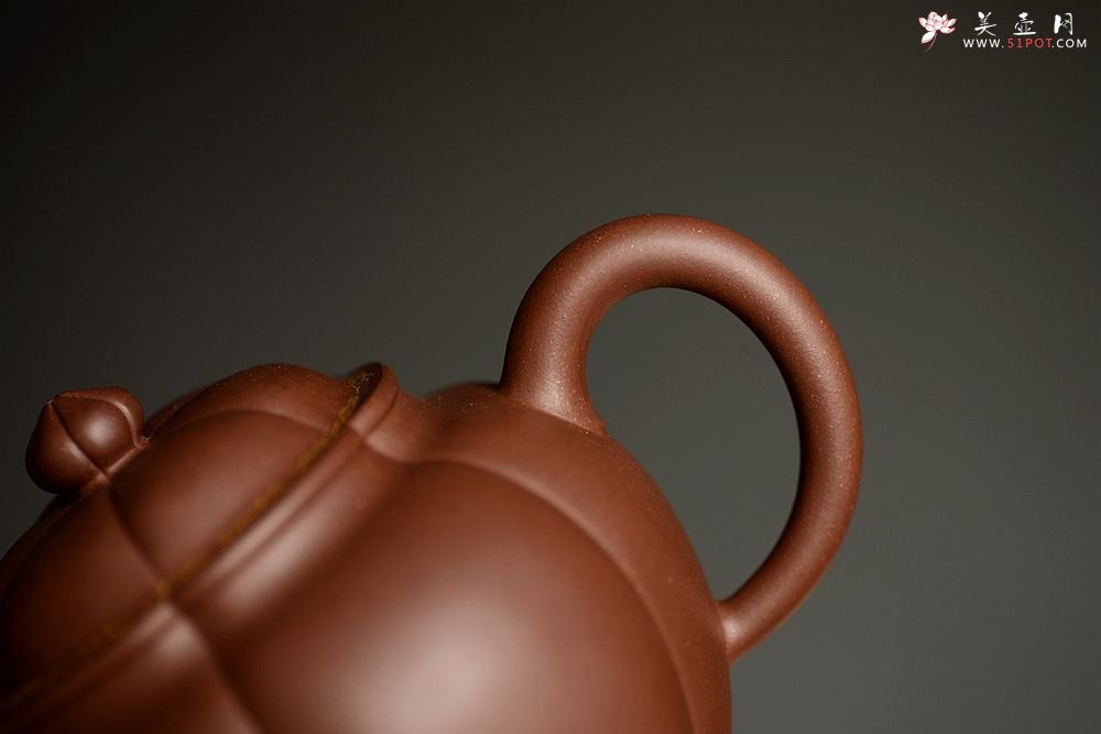 紫砂壶图片：酒虎新作 饱满敦厚 肌理丰润~  全手圆满 - 美壶网