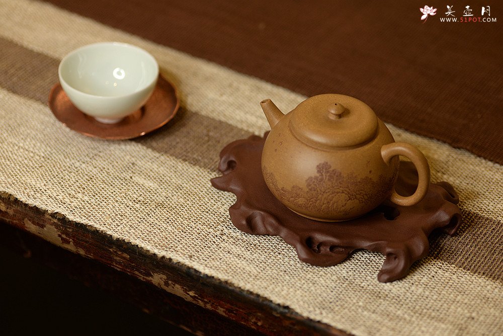 紫砂壶图片：全手制作 假山壶托 文气十足~ - 美壶网