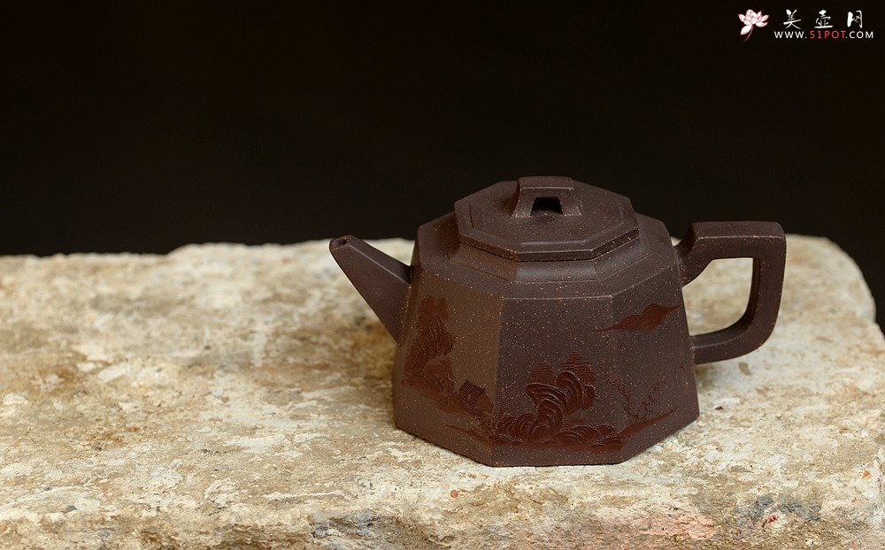 紫砂壶图片：泥绘通景山水 工整挺拔 全手高八方  - 美壶网