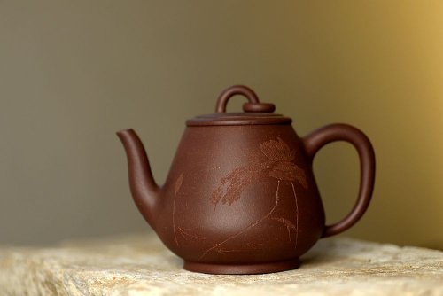 詹黎明紫砂壶 高路刻绘 冬日普洱利器~ 全手漱玉 高温紫泥 高俊挺拔 原矿紫泥