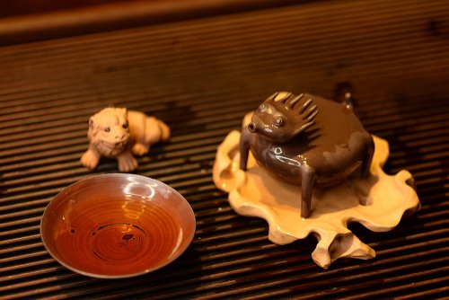 施奇华紫砂壶 施奇华特色文房茶宠 全手风火小怪兽 茶盘尤物 颇有玩味~ 原矿紫泥