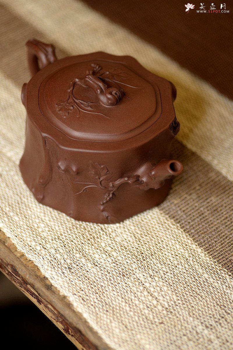 紫砂壶图片：花货奇才顾正芳近作 刚正挺拔  全手精品葡萄桩 - 美壶网