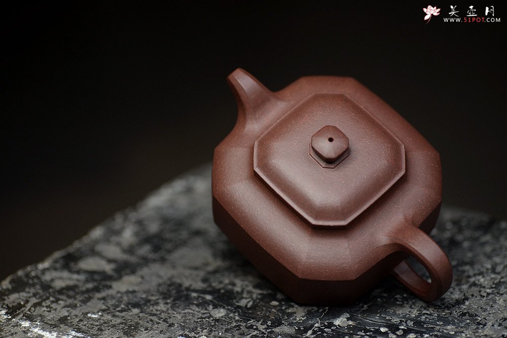 紫砂壶图片：顾文君新品 传统经典 线条挺拔 全手八方侧角 - 美壶网