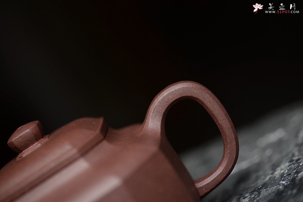 紫砂壶图片：顾文君新品 传统经典 线条挺拔 全手八方侧角 - 美壶网